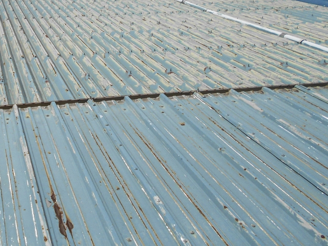 トタン屋根