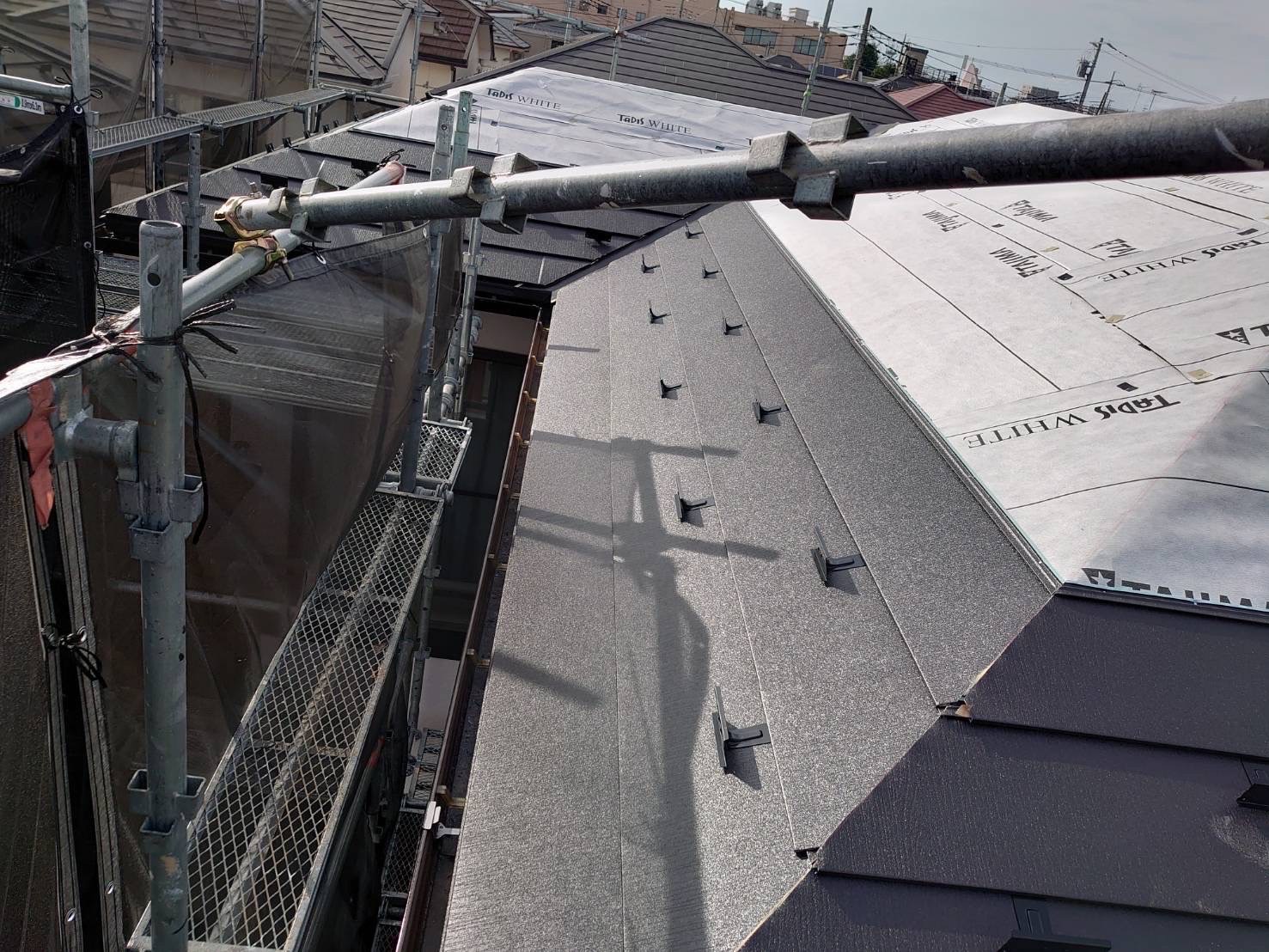 屋根本体を新規設置