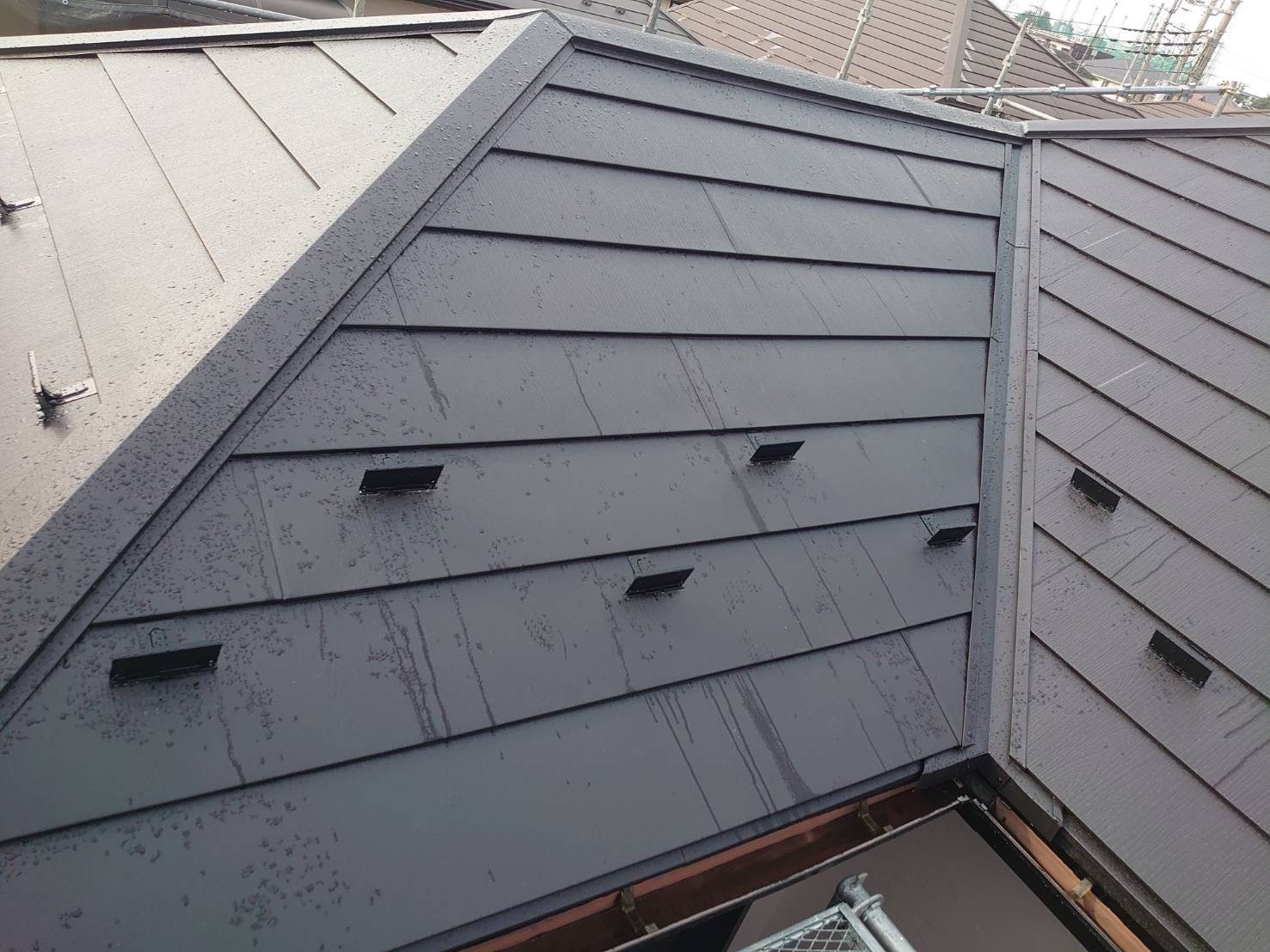 棟板金を新規設置して完工