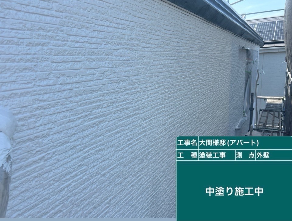 外壁の中塗りの様子