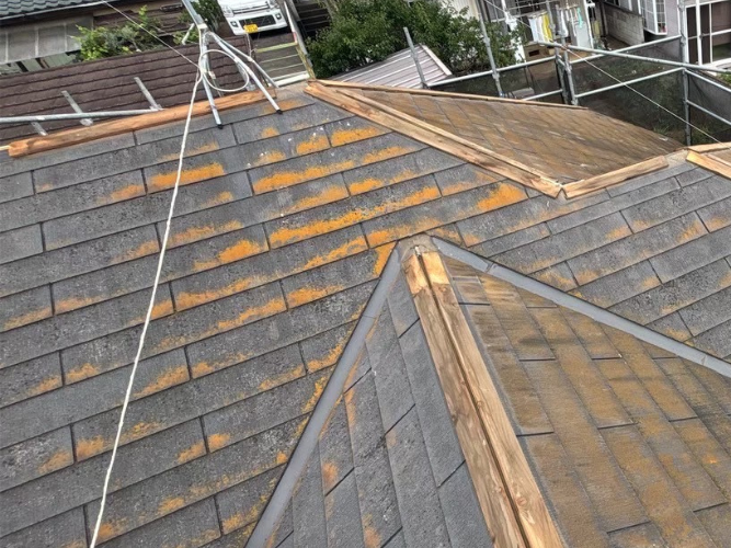 施工前の屋根
